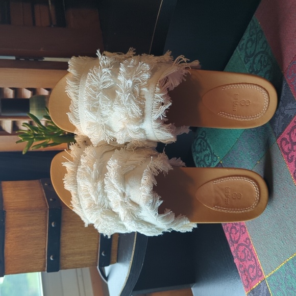 Bill Blass Megan slip on sandals white fringe Boho Women's 7.5 leather NEW NWB - Picture 2 of 9